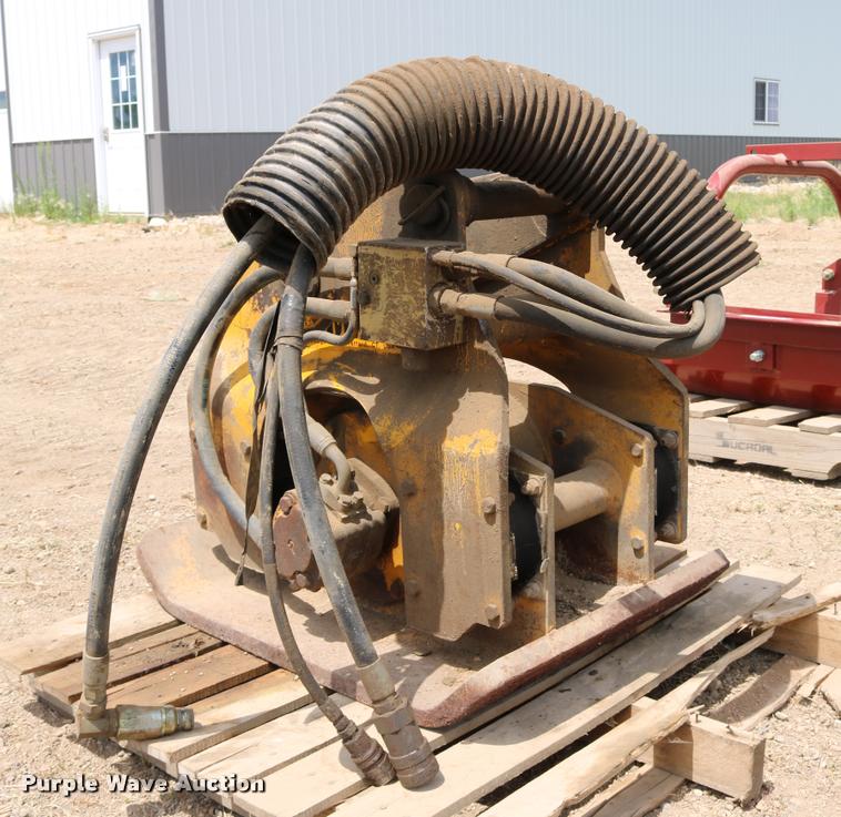 image for item DM9384 Indeco plate compactor