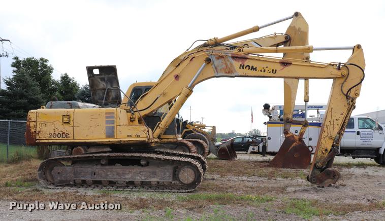 image for item DQ9482 Komatsu PC200LC excavator