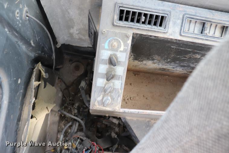 image for item DQ9482 Komatsu PC200LC excavator