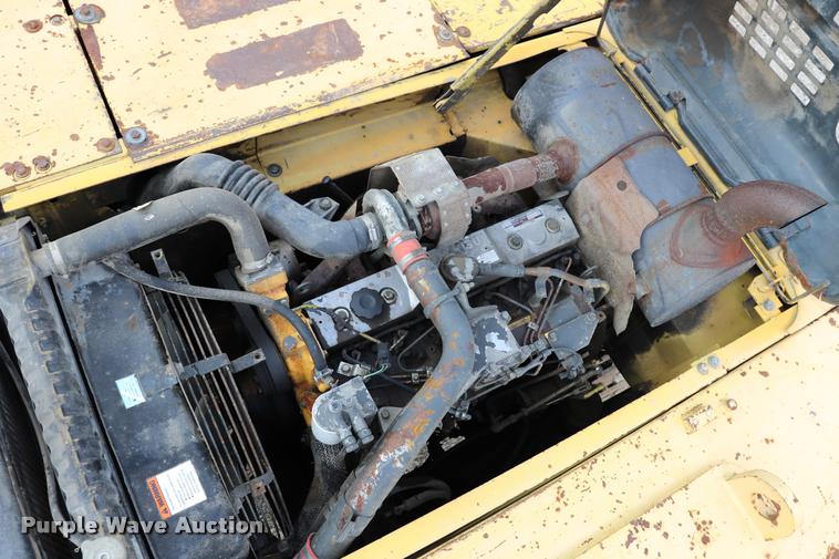 image for item DQ9482 Komatsu PC200LC excavator