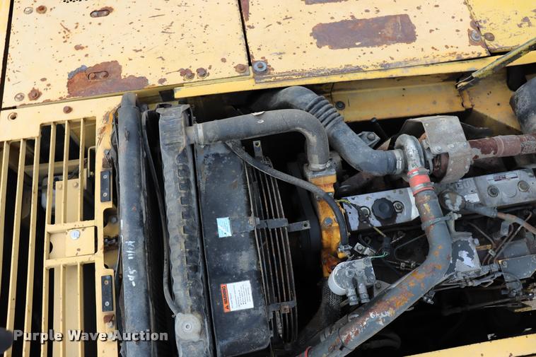image for item DQ9482 Komatsu PC200LC excavator
