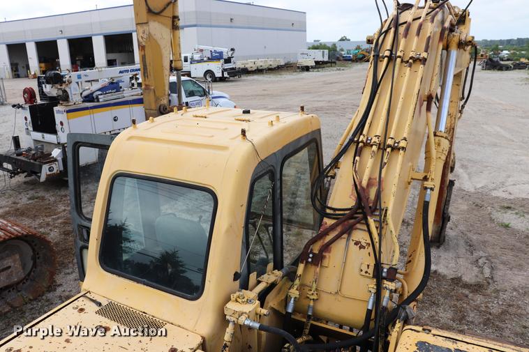 image for item DQ9482 Komatsu PC200LC excavator