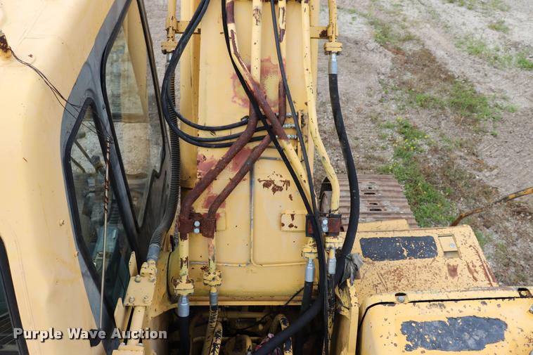 image for item DQ9482 Komatsu PC200LC excavator