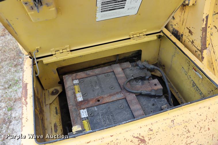 image for item DQ9482 Komatsu PC200LC excavator