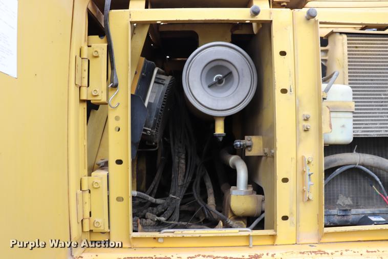 image for item DQ9482 Komatsu PC200LC excavator