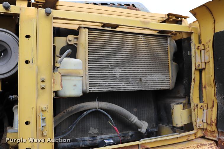 image for item DQ9482 Komatsu PC200LC excavator