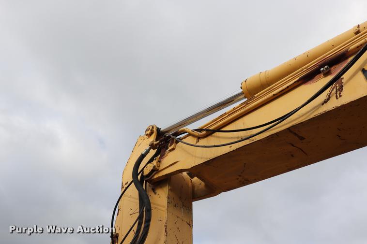 image for item DQ9482 Komatsu PC200LC excavator