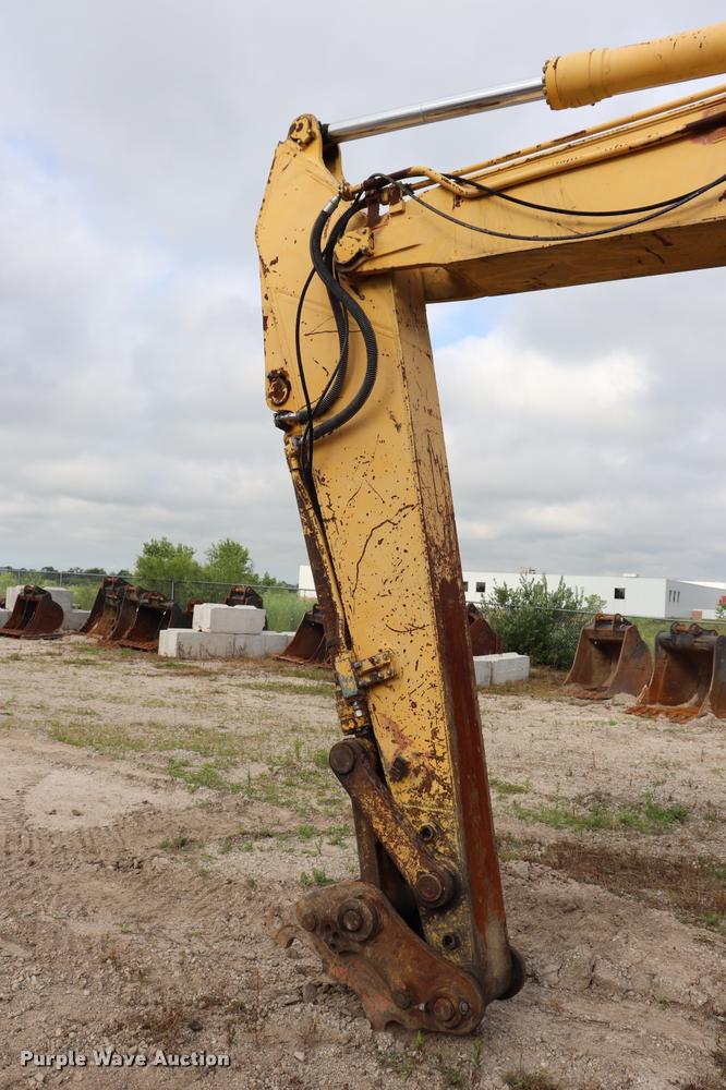 image for item DQ9482 Komatsu PC200LC excavator