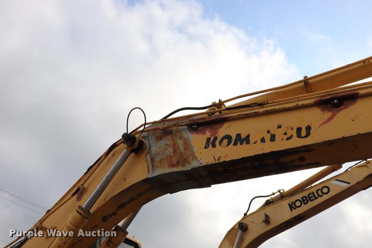 image for item DQ9482 Komatsu PC200LC excavator