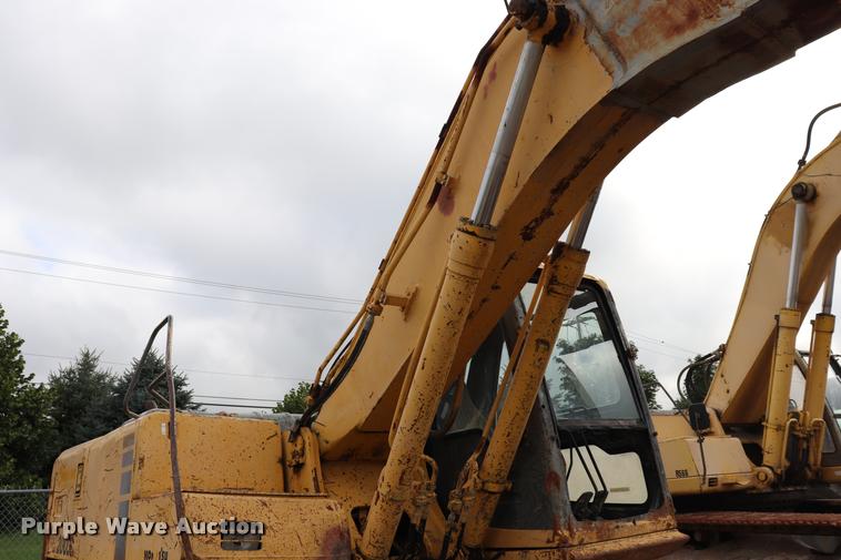 image for item DQ9482 Komatsu PC200LC excavator