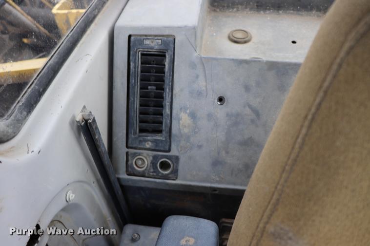 image for item DQ9483 1997 Kobelco SK400LC excavator