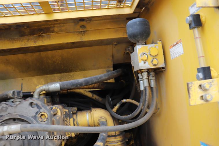 image for item DQ9483 1997 Kobelco SK400LC excavator