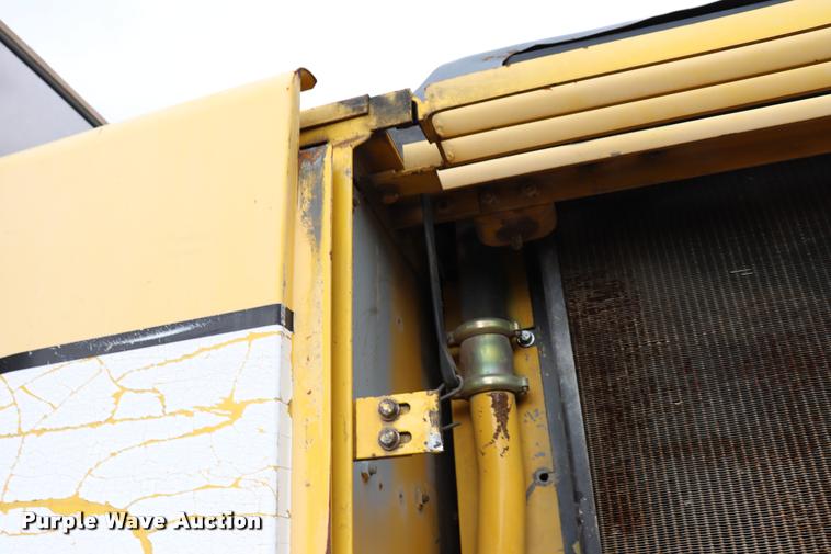 image for item DQ9483 1997 Kobelco SK400LC excavator