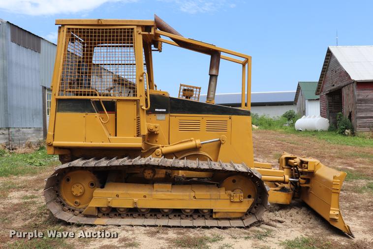 image for item DQ9485 1994 Caterpillar D3C LGP dozer