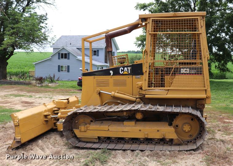 image for item DQ9485 1994 Caterpillar D3C LGP dozer