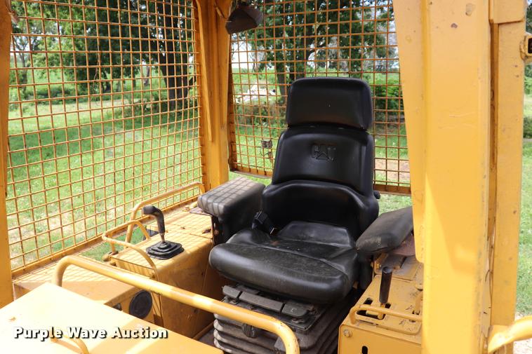image for item DQ9485 1994 Caterpillar D3C LGP dozer