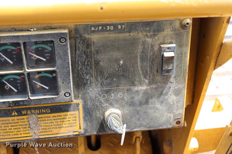 image for item DQ9485 1994 Caterpillar D3C LGP dozer