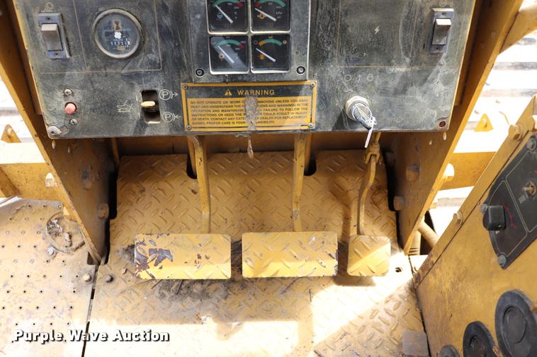 image for item DQ9485 1994 Caterpillar D3C LGP dozer