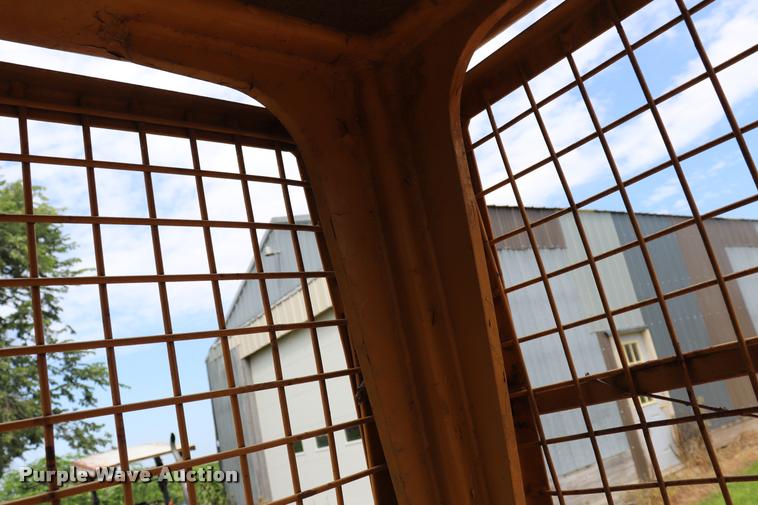 image for item DQ9485 1994 Caterpillar D3C LGP dozer