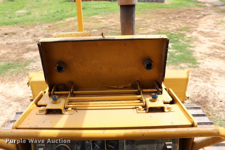 image for item DQ9485 1994 Caterpillar D3C LGP dozer