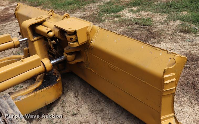 image for item DQ9485 1994 Caterpillar D3C LGP dozer