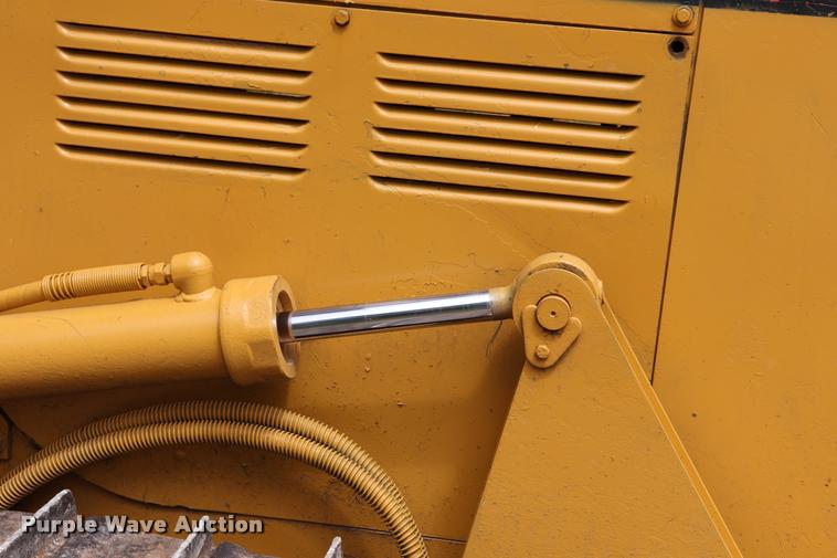 image for item DQ9485 1994 Caterpillar D3C LGP dozer