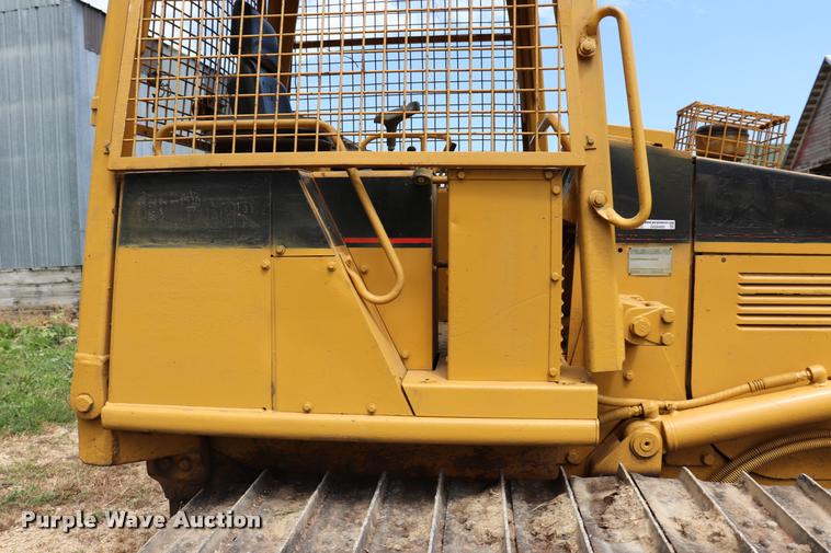 image for item DQ9485 1994 Caterpillar D3C LGP dozer
