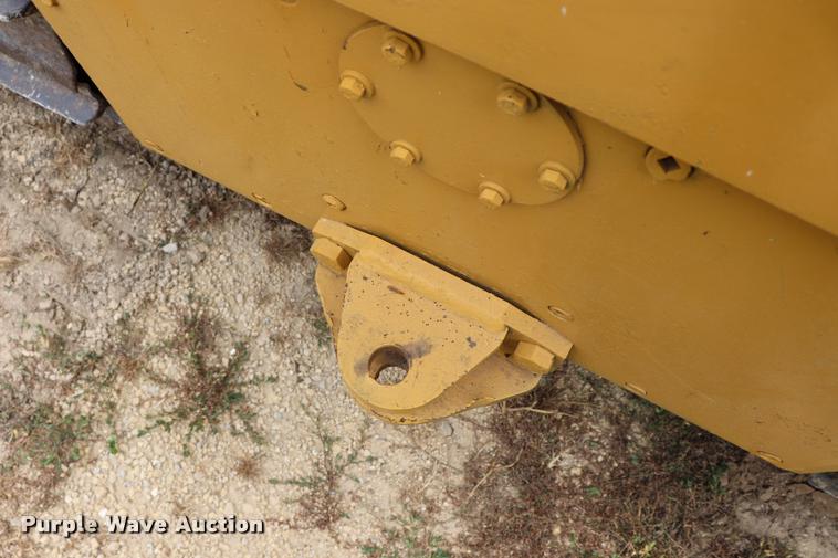 image for item DQ9485 1994 Caterpillar D3C LGP dozer