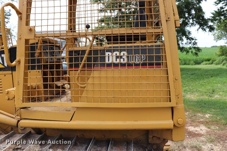 image for item DQ9485 1994 Caterpillar D3C LGP dozer
