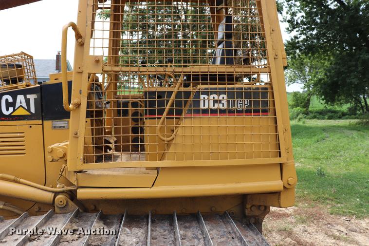 image for item DQ9485 1994 Caterpillar D3C LGP dozer