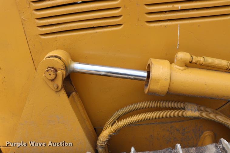 image for item DQ9485 1994 Caterpillar D3C LGP dozer