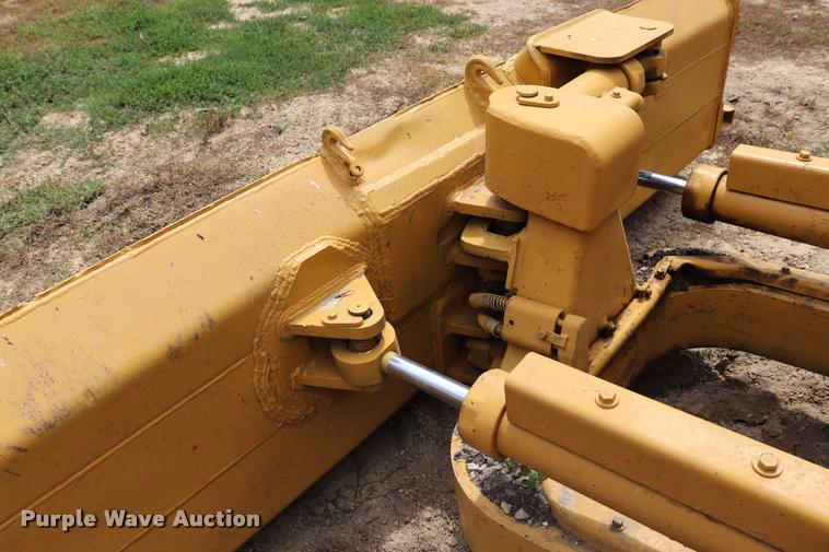 image for item DQ9485 1994 Caterpillar D3C LGP dozer