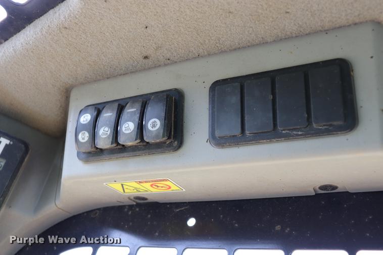 image for item DQ9486 2014 Caterpillar 262D skid steer