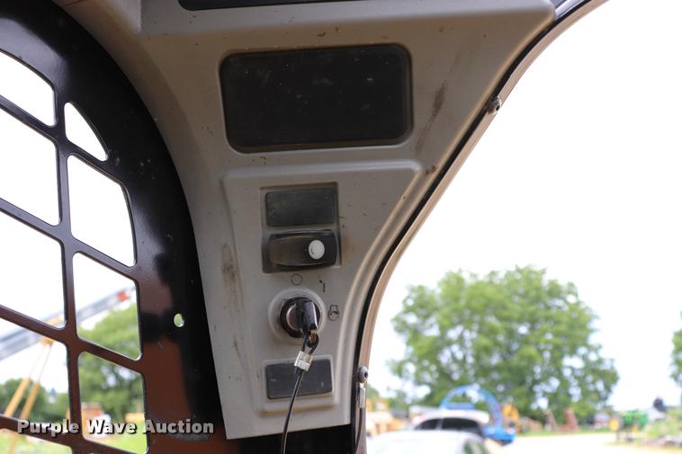 image for item DQ9486 2014 Caterpillar 262D skid steer