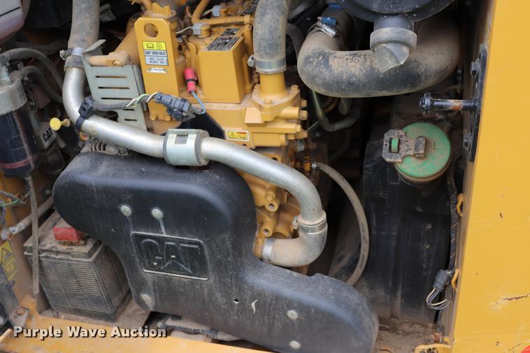 image for item DQ9486 2014 Caterpillar 262D skid steer
