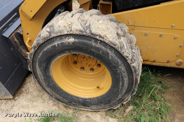 image for item DQ9486 2014 Caterpillar 262D skid steer