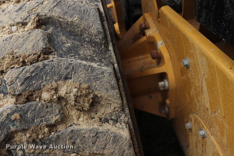 image for item DQ9486 2014 Caterpillar 262D skid steer