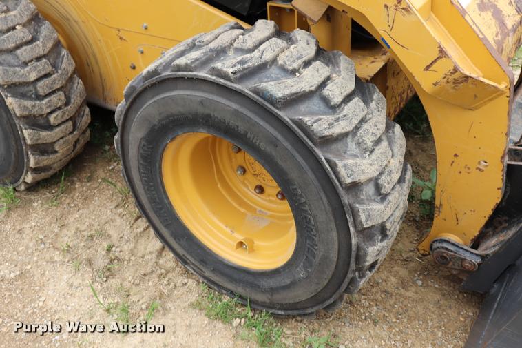 image for item DQ9486 2014 Caterpillar 262D skid steer