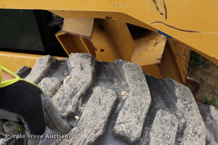 image for item DQ9486 2014 Caterpillar 262D skid steer