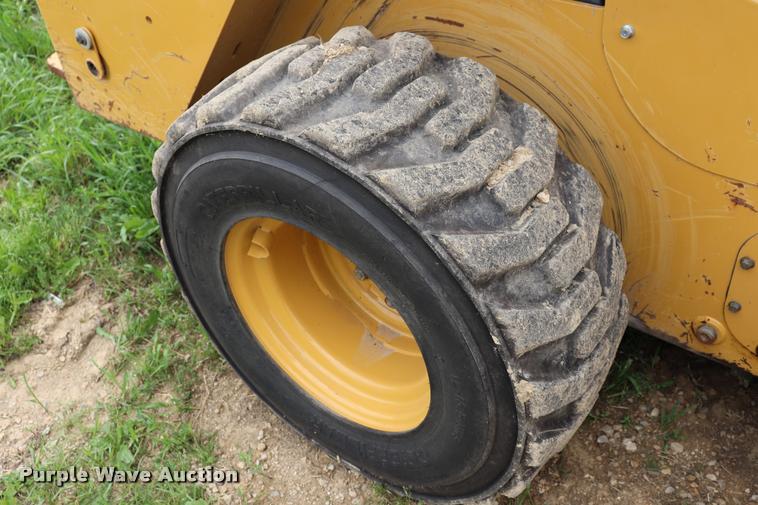 image for item DQ9486 2014 Caterpillar 262D skid steer
