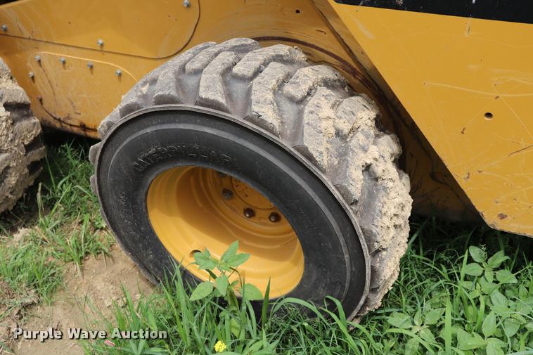 image for item DQ9486 2014 Caterpillar 262D skid steer