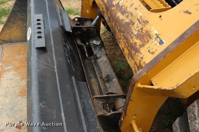 image for item DQ9486 2014 Caterpillar 262D skid steer