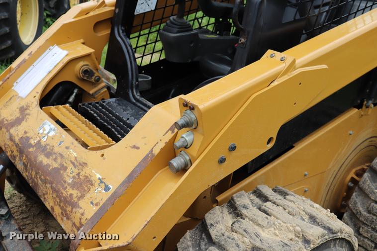 image for item DQ9486 2014 Caterpillar 262D skid steer