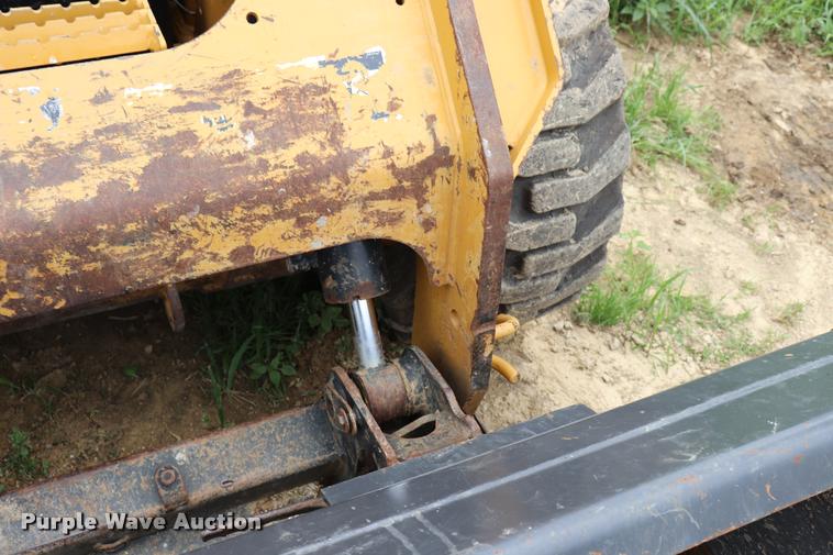 image for item DQ9486 2014 Caterpillar 262D skid steer