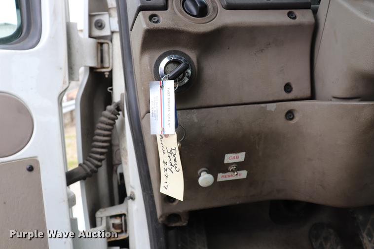 image for item DQ9496 2002 Sterling L7500 truck chassis