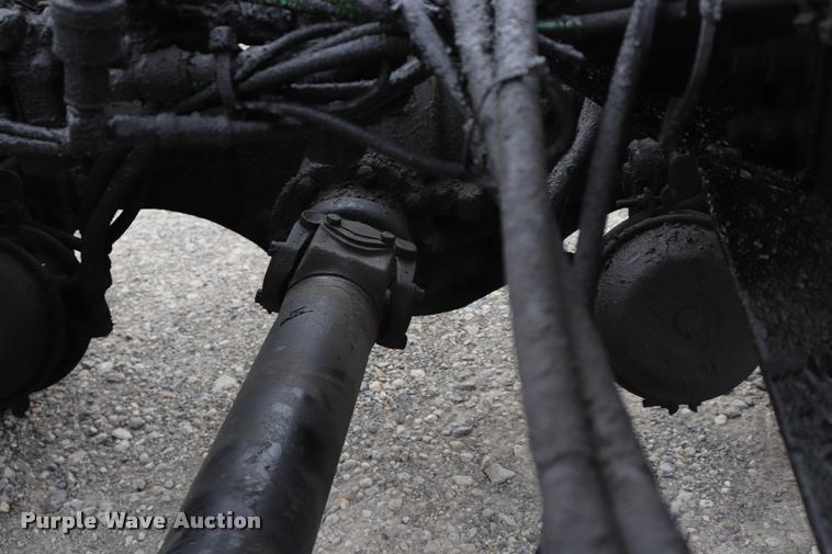 image for item DQ9496 2002 Sterling L7500 truck chassis