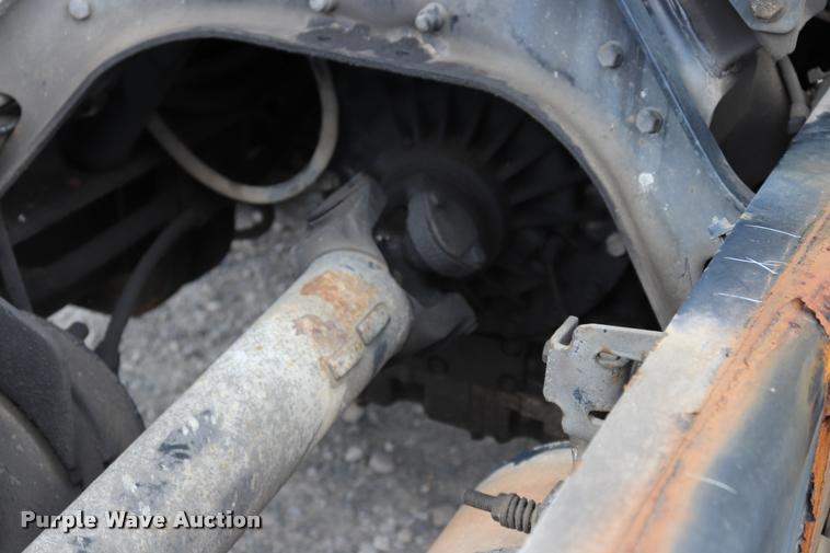 image for item DQ9496 2002 Sterling L7500 truck chassis