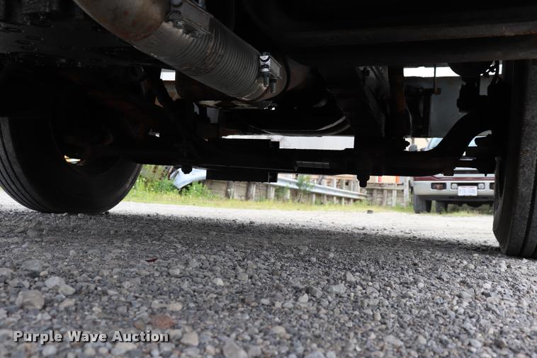 image for item DQ9496 2002 Sterling L7500 truck chassis