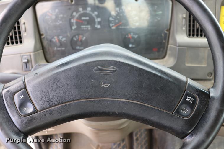 image for item DQ9497 2002 Sterling L7500 truck chassis