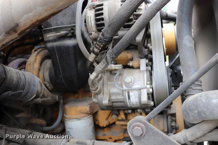 image for item DQ9497 2002 Sterling L7500 truck chassis